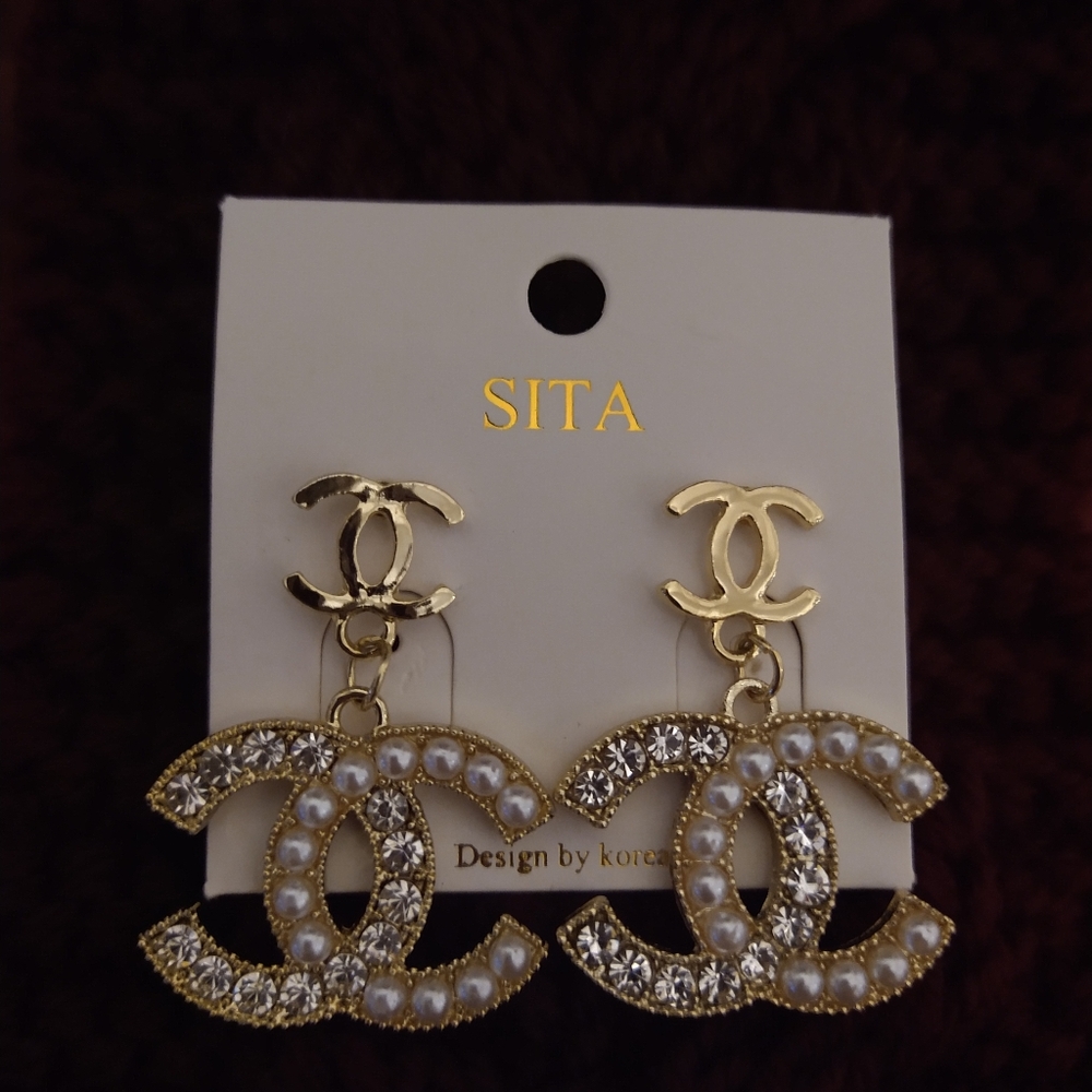 Dazzle earings ❤️❤️💜💜✌️